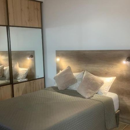 Grands Buffets Hebergement Studio Narbona Exterior foto