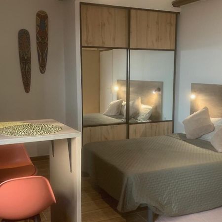 Grands Buffets Hebergement Studio Narbona Exterior foto