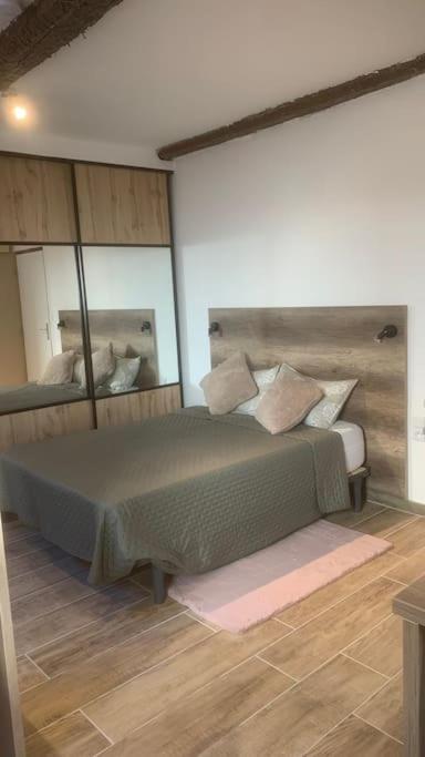 Grands Buffets Hebergement Studio Narbona Exterior foto